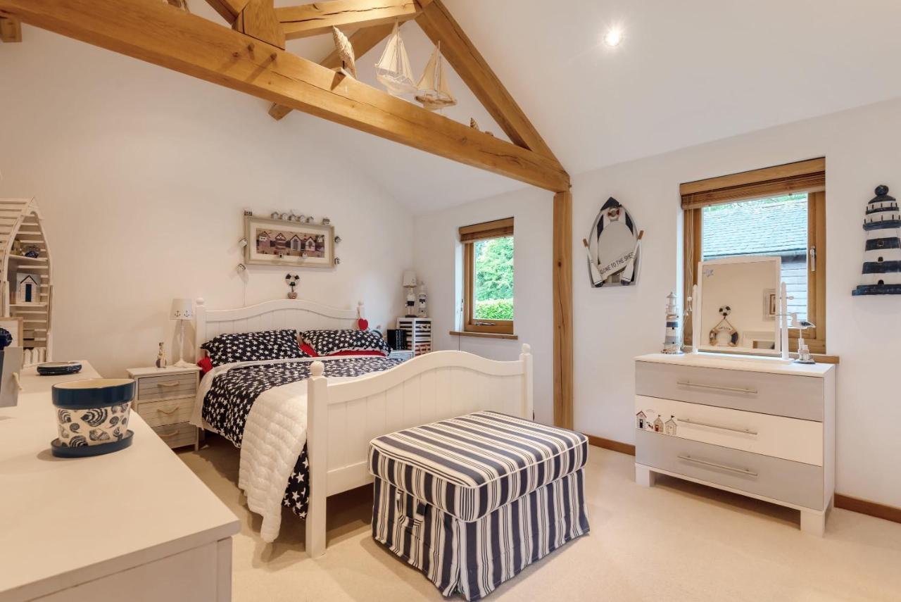 Beautiful Luxury Barn Conversion Rural Canterbury In Own Grounds Sleeps 6 People Villa Exterior photo